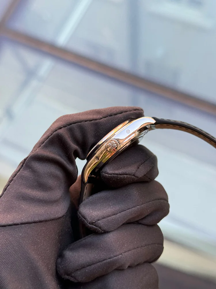 Patek Philippe Annual Calendar Platinum GREY DIAL Annual Calendar Platinum + Extract from the Archives 2003 WG clasp